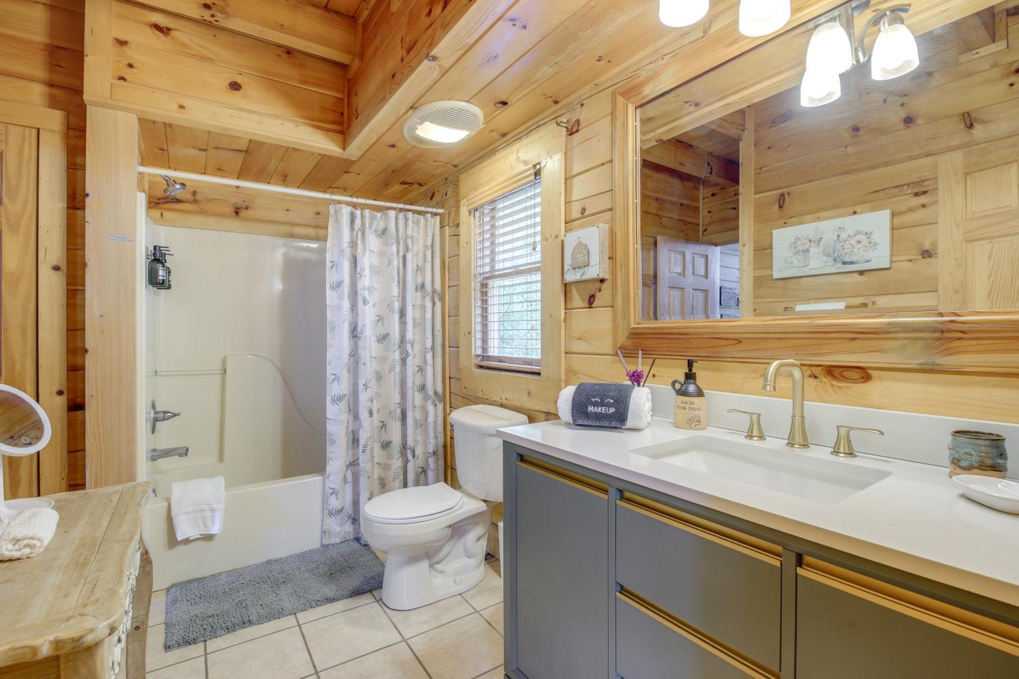 Sevierville Cabin With Deck Minutes To Pigeon Forge 외부 사진