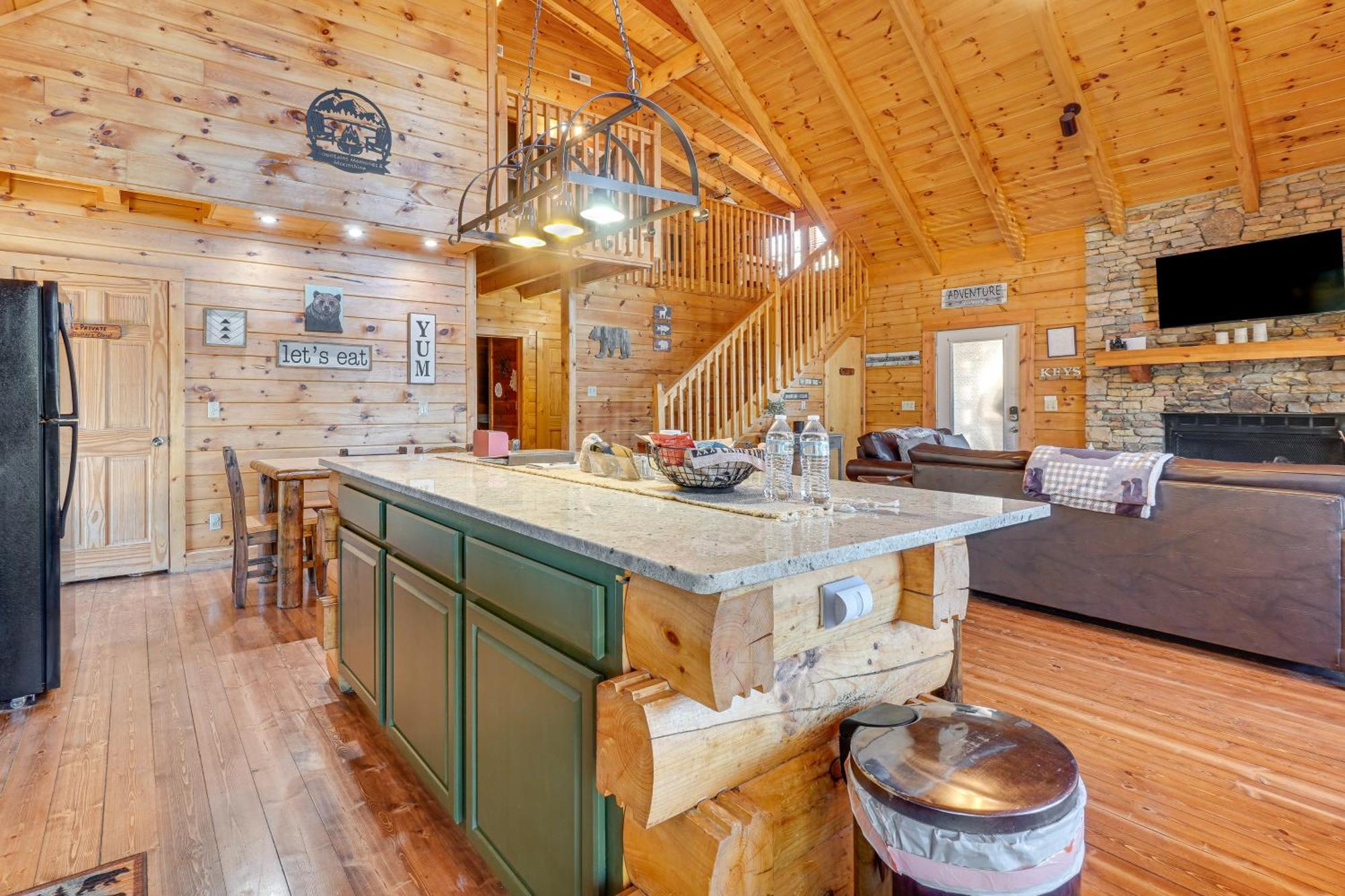 Sevierville Cabin With Deck Minutes To Pigeon Forge 외부 사진